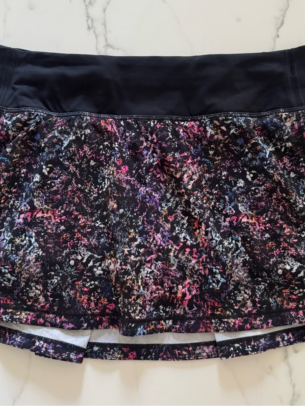 Lululemon Pace Rival Skirt - Black with multicolored Floral Print
